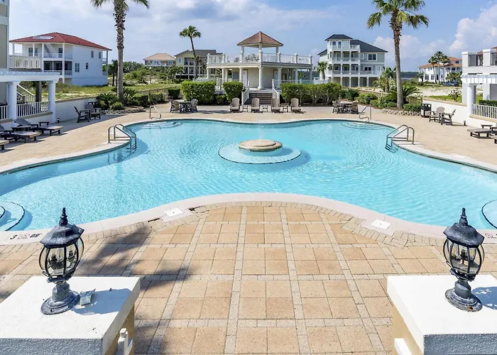 Dog-friendly With Access Outdoor Pool And Tennis - Gated Community *