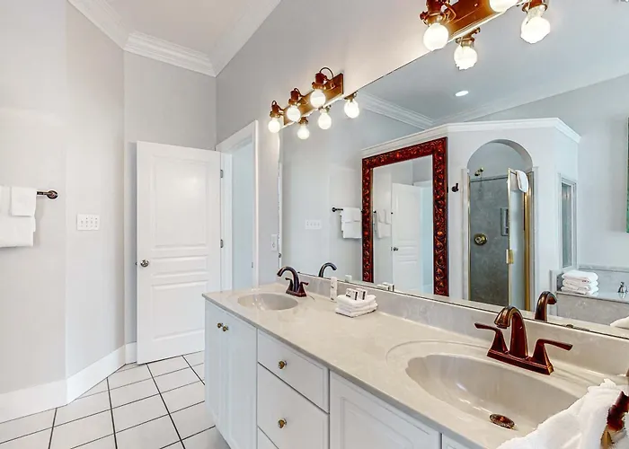 Dog-friendly With Access Outdoor Pool And Tennis - Gated Community *